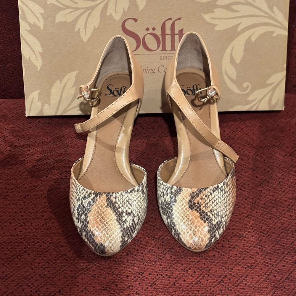 Size 8.5Söfft brand d'Orsay style pumps with a snakeskin print and a tan leather - Picture 3 of 5